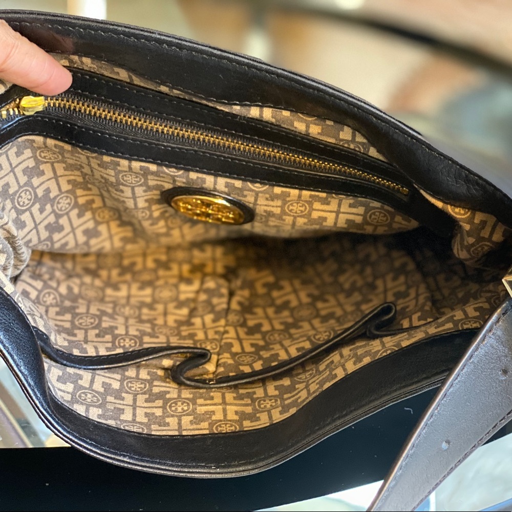 Tory Burch Leather Shoulder Bag - Picture 8 of 8